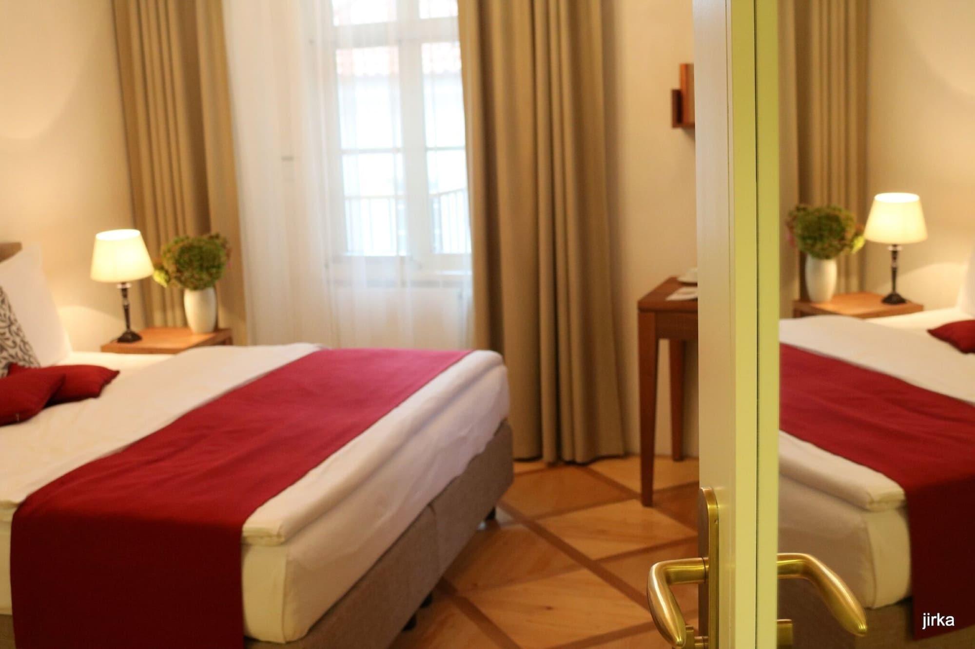 Golden Key Castle Hotel Praga
